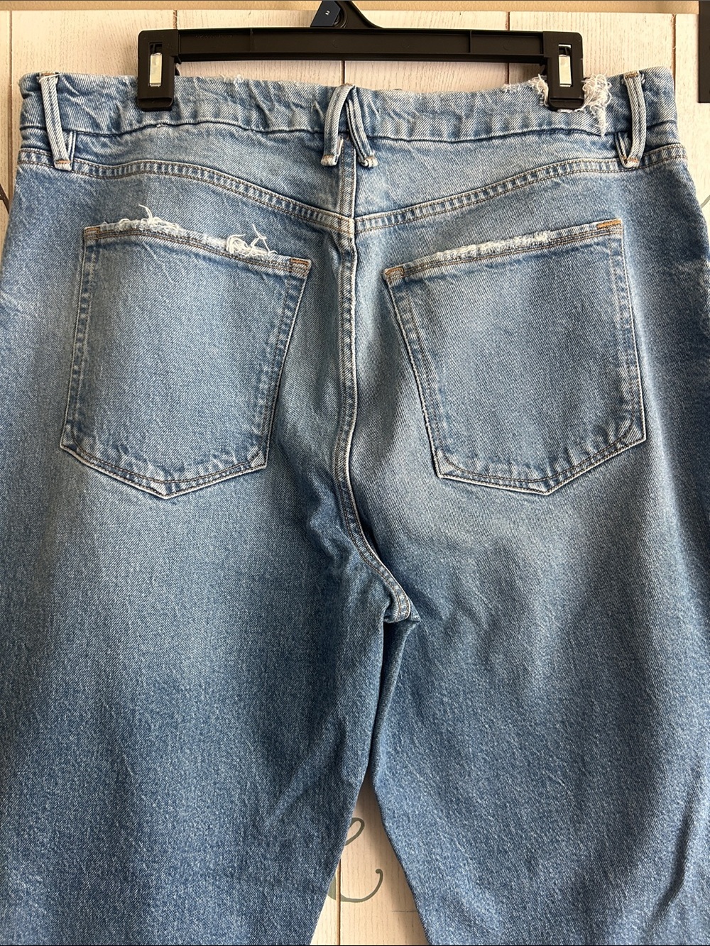 Good American medium-wash hi-rise jeans with distinct distressing, size 14/32 - Picture 8 of 10